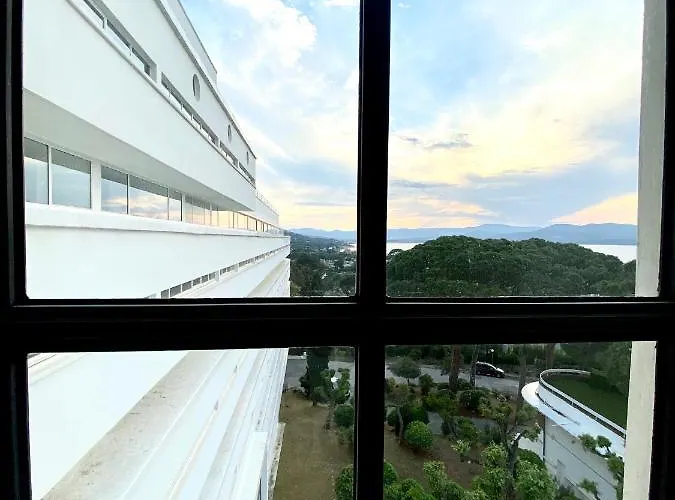 Elegant Studio Et Parking Dans Batiment Historique